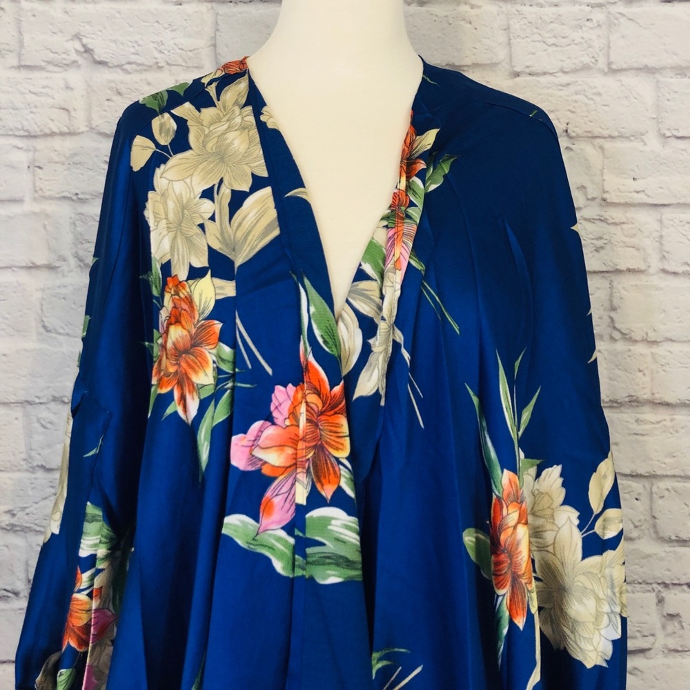 Umgee | Royal Blue Floral Kimono - Picture 2 of 6